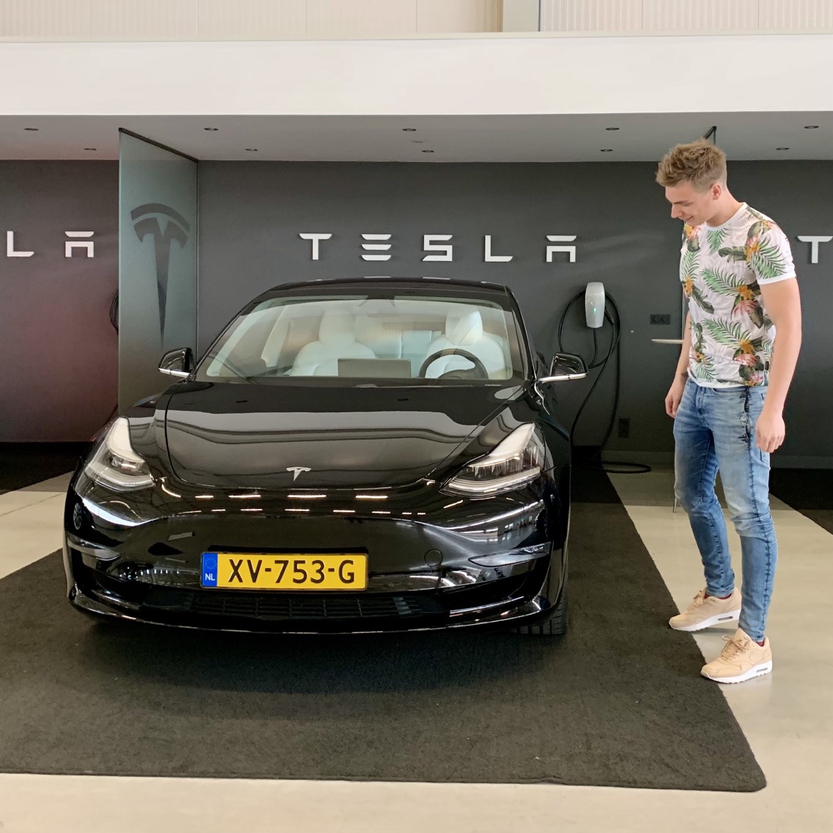 Picking up my Model 3 at the Tesla showroom, 2019